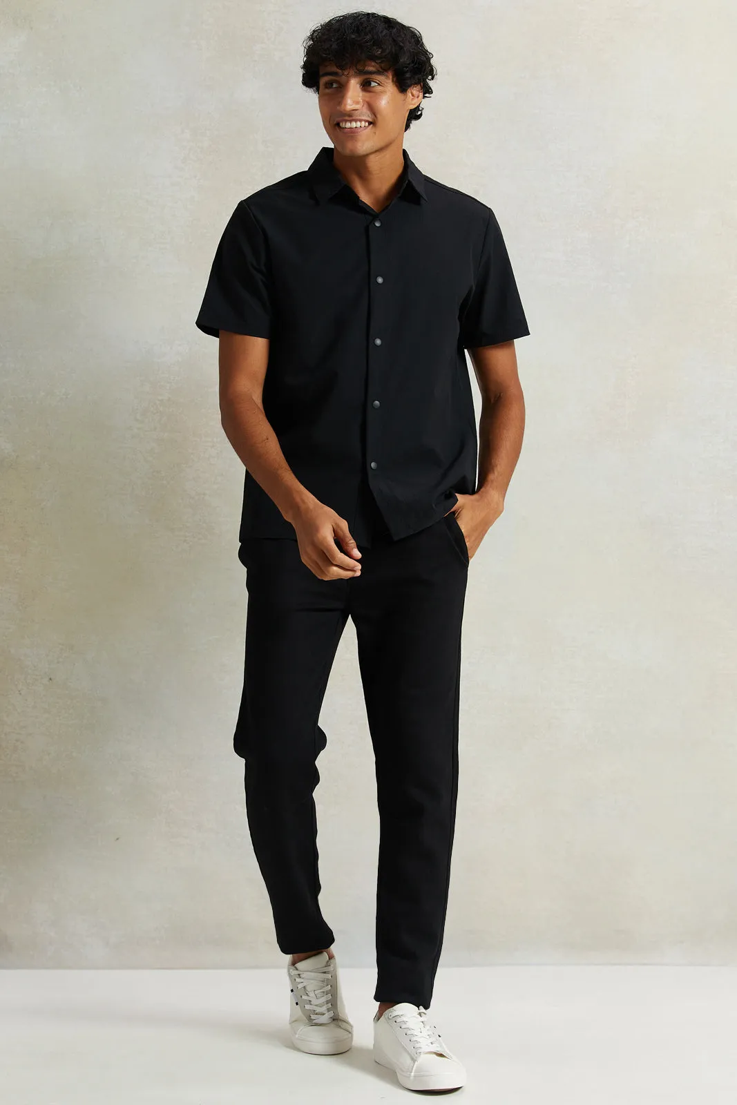 Men Black Short Sleeves Formal Shirt