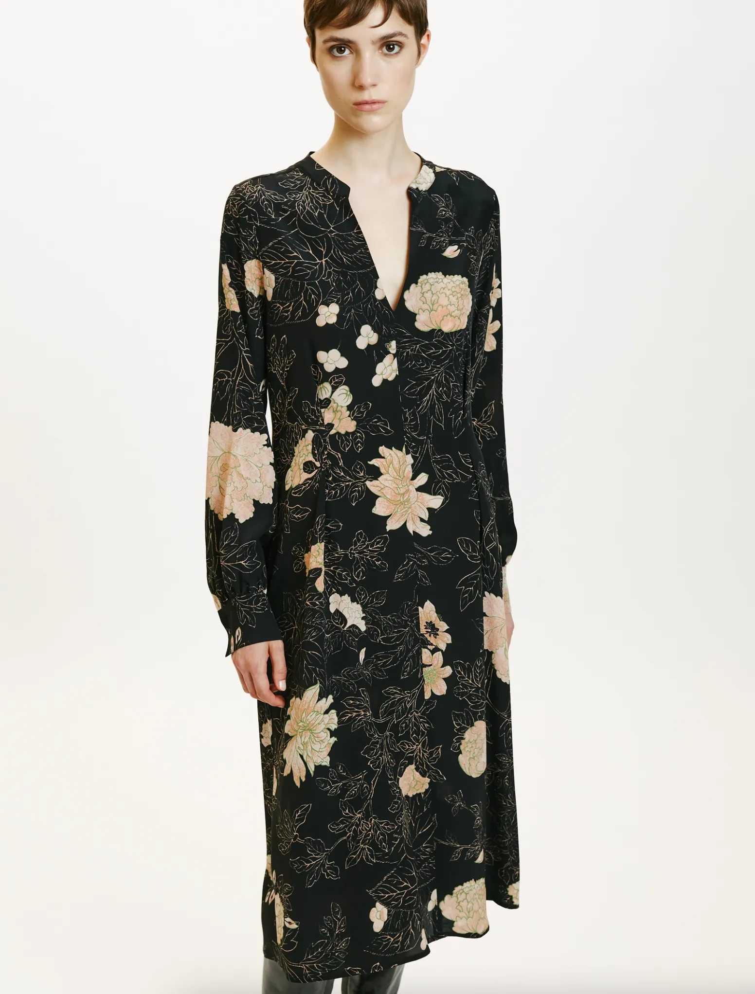 Momoni Wani Crepe Silk Dress Black Floral