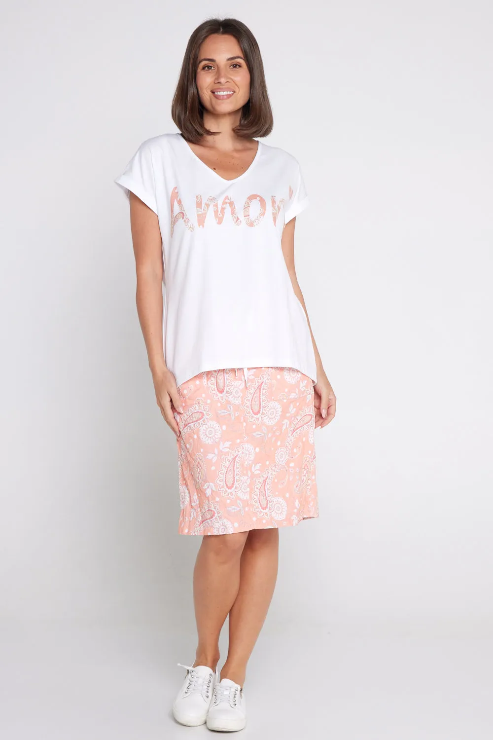 Print Motif V Neck Tee - White/Peach Paisley